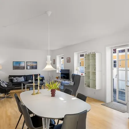 Apartment Loreia - 300m From The Sea By Interhome *