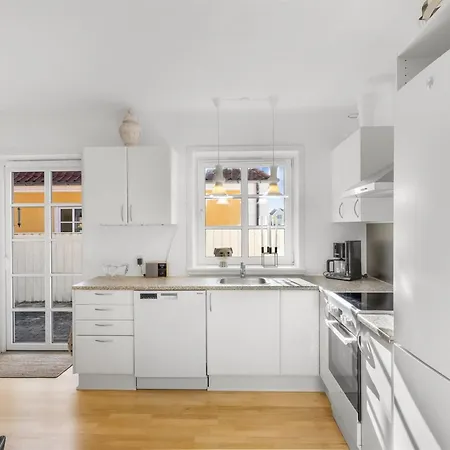 Loreia - 300m From The Sea By Interhome *