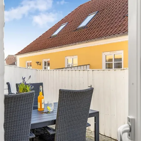 Loreia - 300m From The Sea By Interhome *